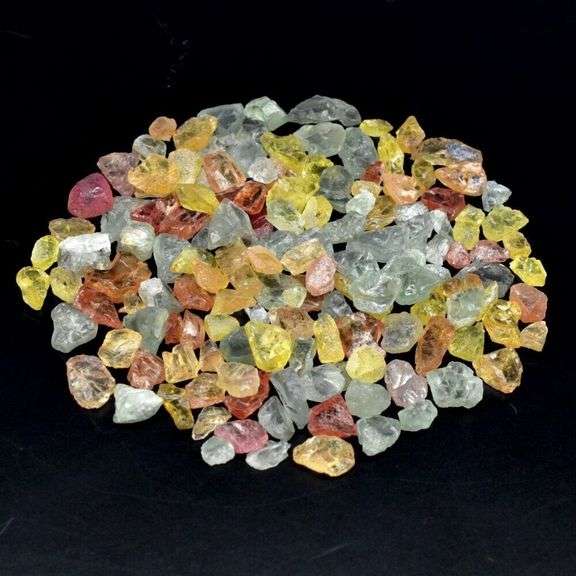 Collectors 148pc. 40.71ct uncut Sapphire set!