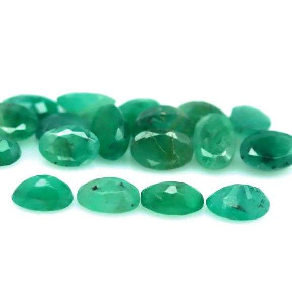 Heavy 8.20ct 18 piece Zambian Emerald set