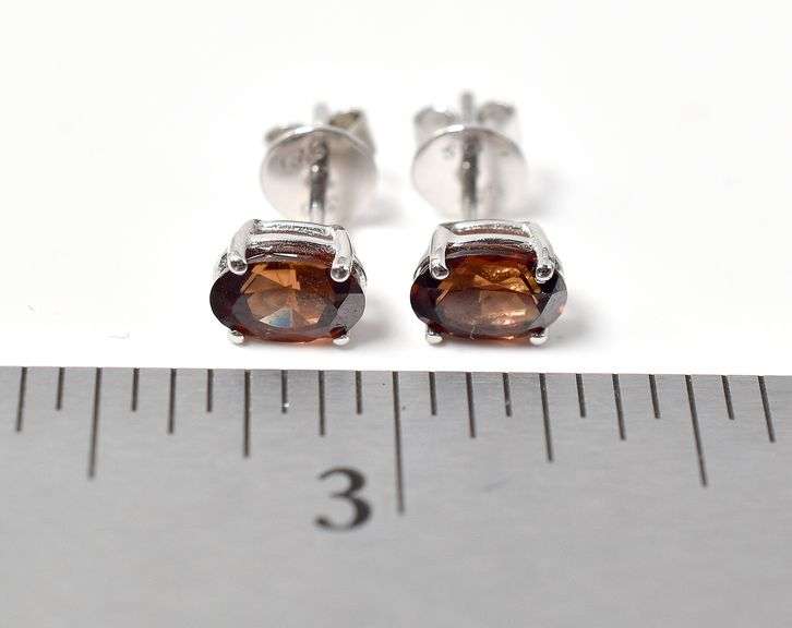 Red Garnet Gemstone Stud Earrings in Sterling Silver 1.4grams