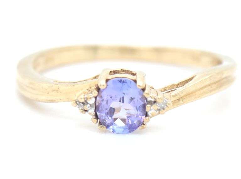 10kt Yellow gold round tanzanite ring