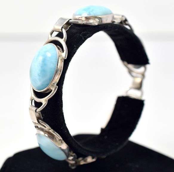 Oval Link Bracelet with Blue Stones in Sterling Silver 39.5grams