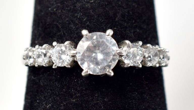 Dainty Clear Stone Ring in Sterling Silver 1.7grams Size 7.5
