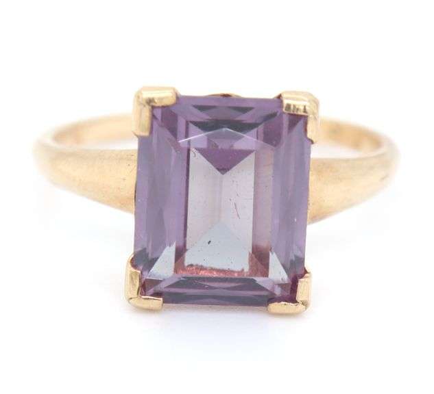 10kt Yellow gold emerald cut amethyst ring