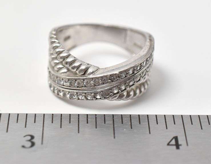 Twist Band Ring with Small Gems in Sterling Silver 5.1grams Size 6.5