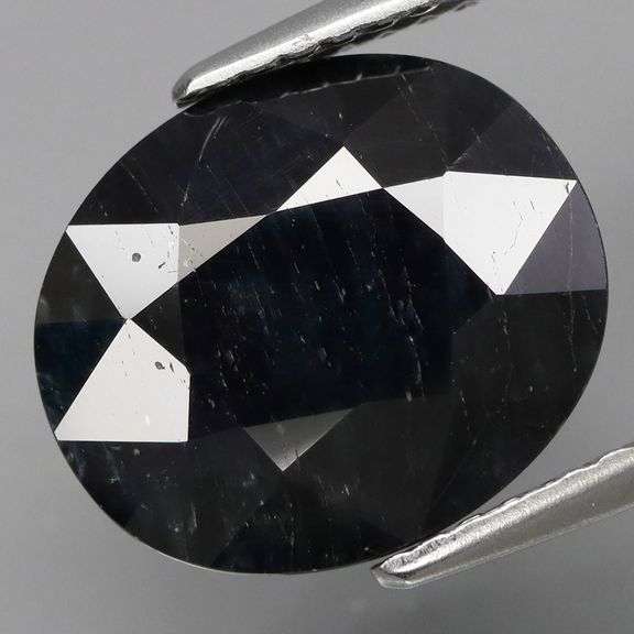 Elegant 5.50ct midnight black Sapphire -heated only!