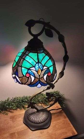 Flower Stained Glass Lamp