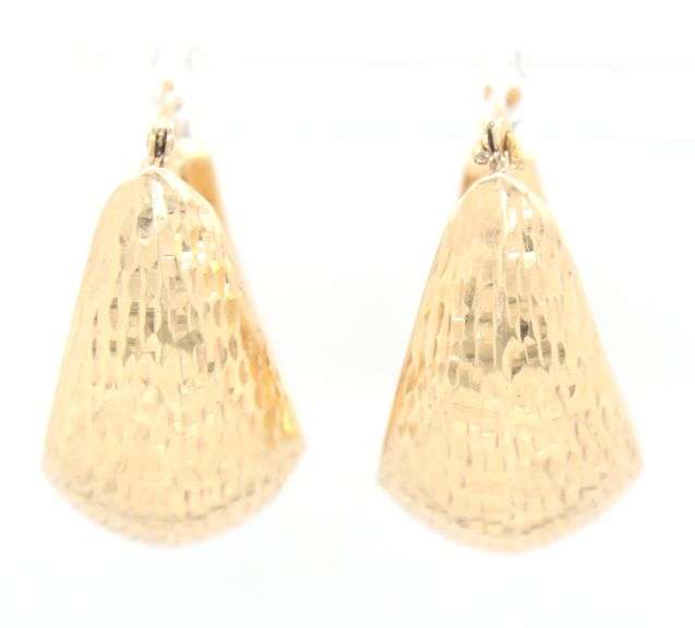 14kt Yellow gold oval hoop earrings