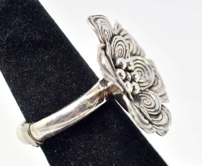 Large Sculpted Flower Ring in Sterling Silver 10.4grams Size 5 3/4