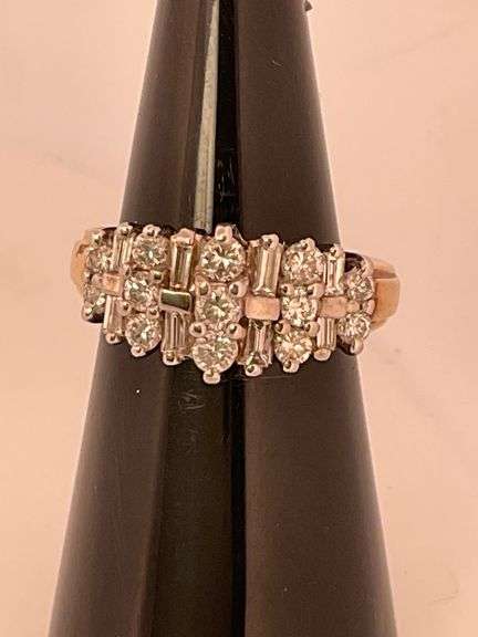 LADIES 14K GOLD AND DIAMOND RING