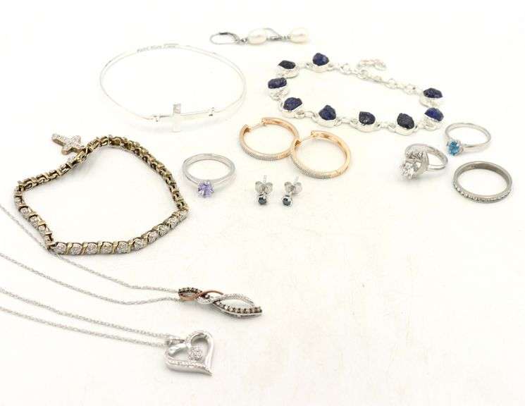 Group lot of Vintage 925 sterling silver mixed jewelry