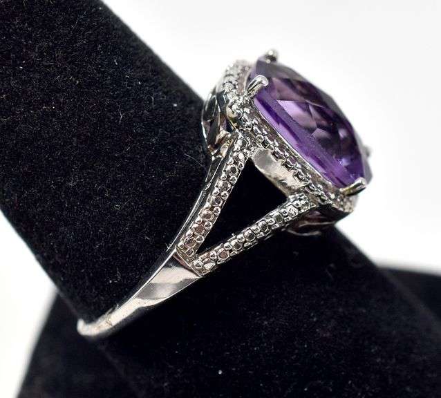 Square Amethyst Ring in Sterling Silver 5grams Size 8 3/4