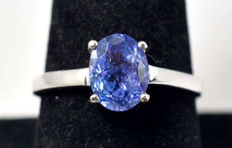 Purple-Blue Gemstone Ring in Sterling Silver 2.4grams Size 8 3/4