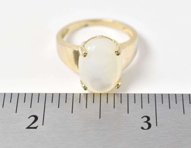 Priceless 14K Yellow Gold Mother of Pearl Ring