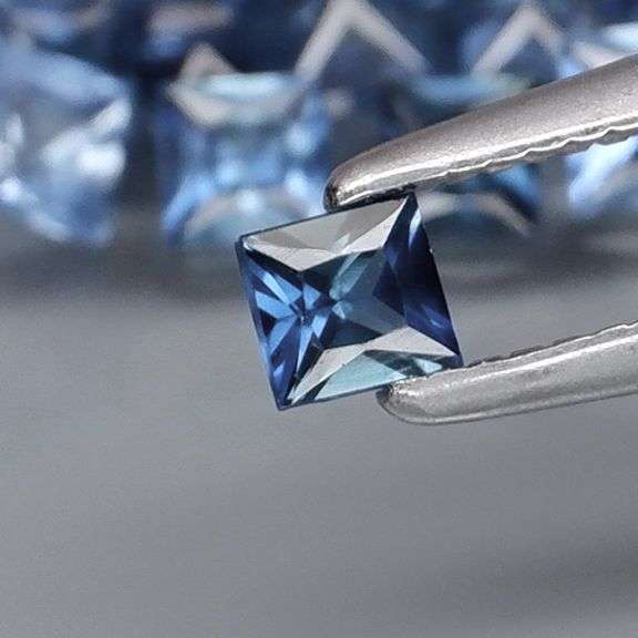 Vivid blue 3.30ct radiant princess cut Sapphire set