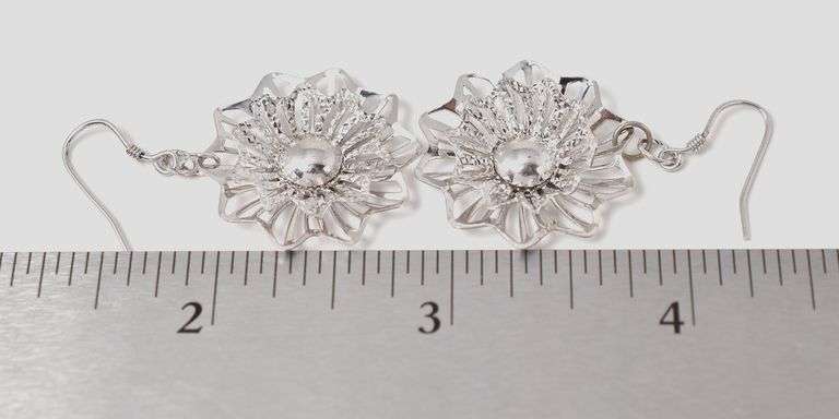 Flower Dangle Earrings in Sterling Silver 2.8g