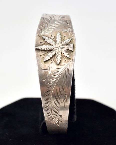 Hemp Leaf Cuff Bracelet in Sterling Silver 26.3grams