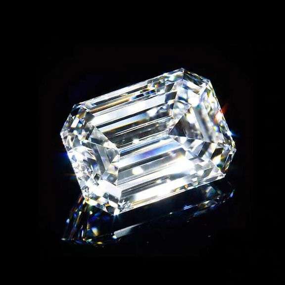 Sparkling 3 Ct VVs1 Emerald Cut Lab Simulated Diamond Solitaire