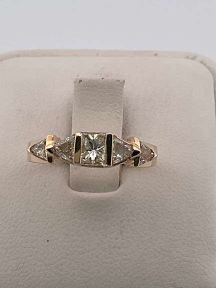 CERTIFIED BRAND NEW 14K YELLOW GOLD DIAMOND RING