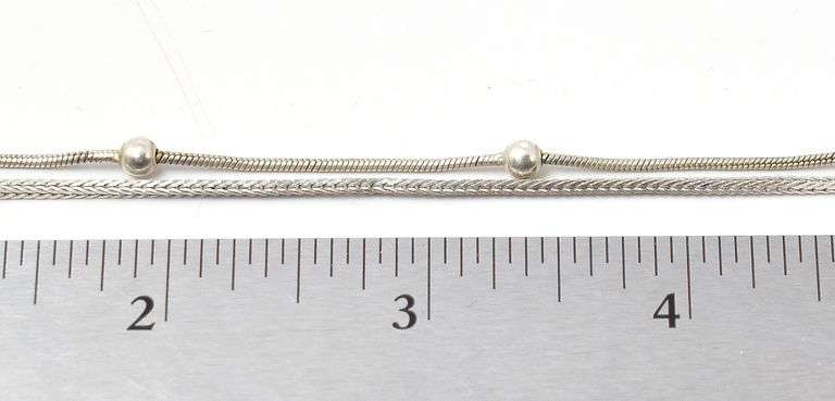 Set of 2 Chain Link Bracelet in Sterling Silver. 4.5 grams. 7 3/8 inch long.