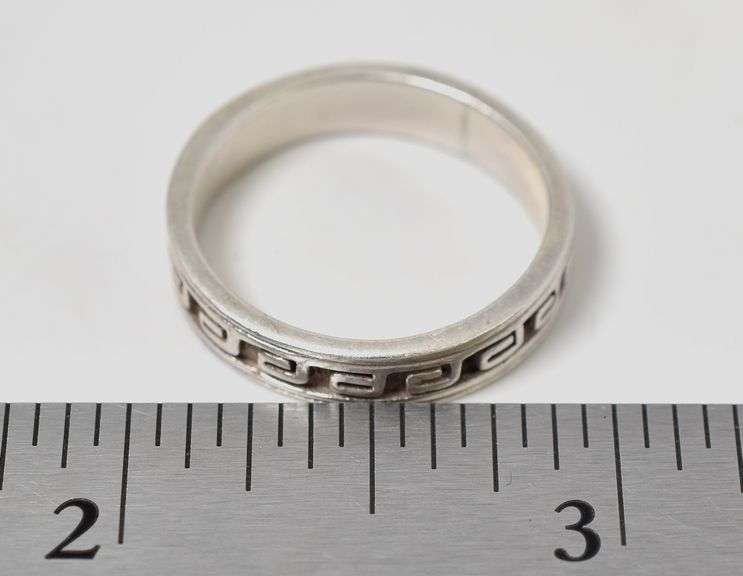 Geometric Pattern Ring in Sterling Silver 4grams Size 8 3/4