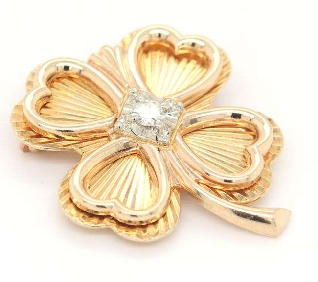 Lucky 14K Four Leaf Clover Brooch with Diamond