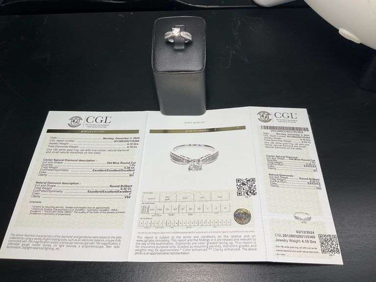 CERTIFIED BRAND NEW 18K WHITE GOLD DIAMOND ENGAGEMENT RING