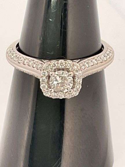 CERTIFIED 14K WHITE GOLD DIAMOND ENGAGEMENT RING
