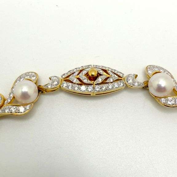 Magnificent hand made italian 18KT yellow/white gold ornate diamond and pearl collar necklace.