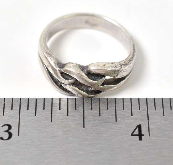 Wave Band Ring in Sterling Silver 4.6grams Size 6 3/4