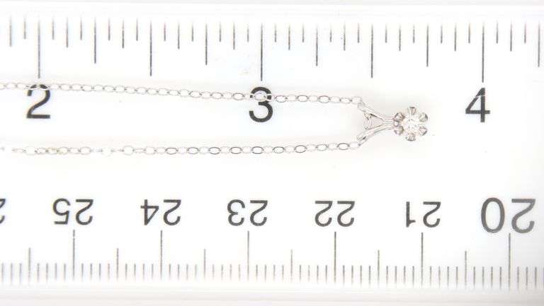 14kt White gold diamond pendant on chain necklace