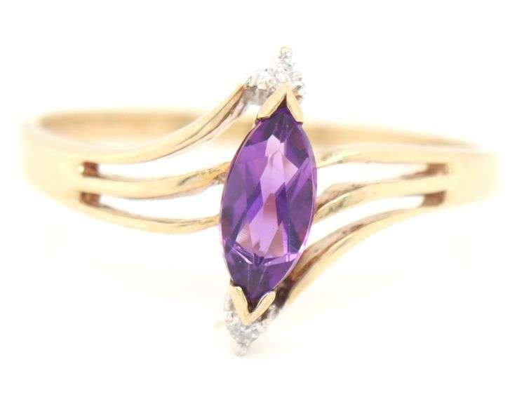 10kt Yellow gold marquise amethyst ring