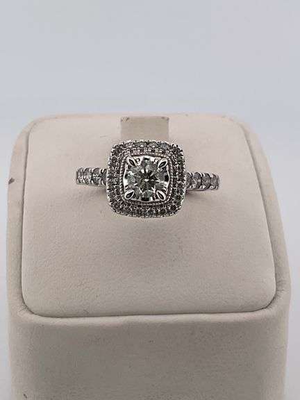 CERTIFIED BRAND NEW 14K WHITE GOLD DIAMOND ENGAGEMENT RING