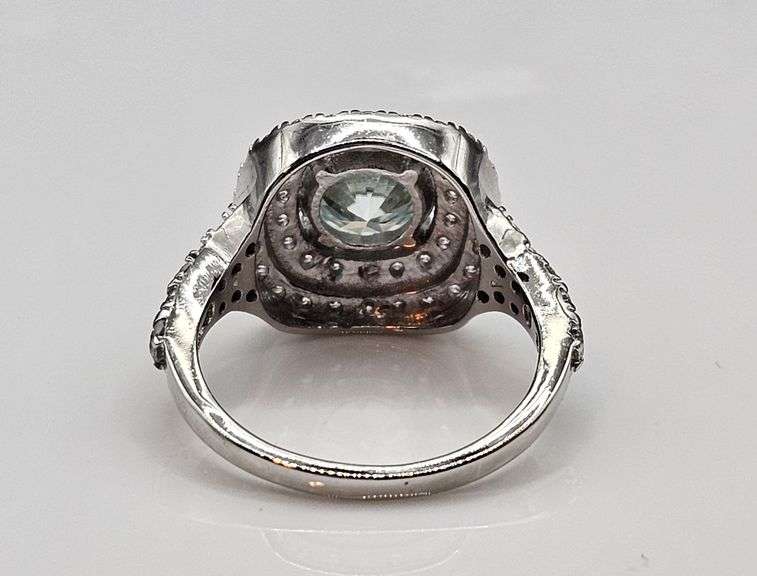 Dazzling 2.35 Ct VVs1 Lab Simulated Diamond Ring
