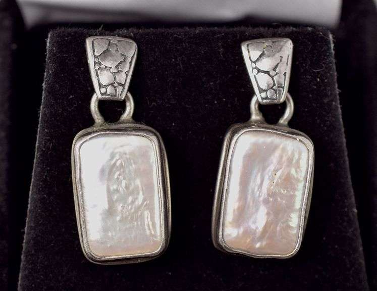 Mother of Pearl Dangle Earrings in Sterling Silver 7.4grams