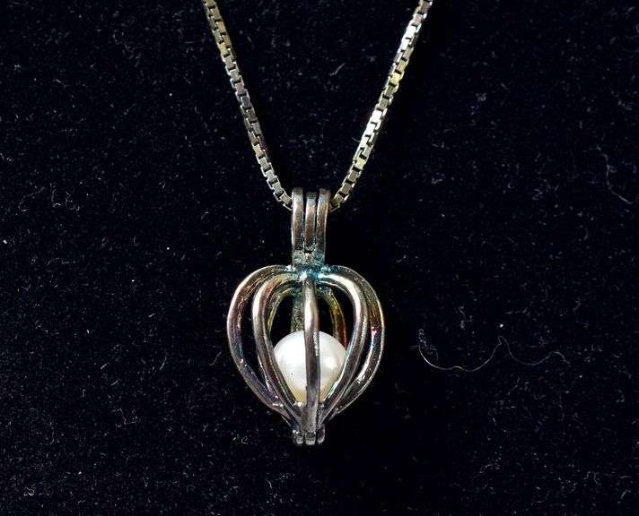 Heart Cage Pearl Necklace in Sterling Silver 4.7grams 18inch