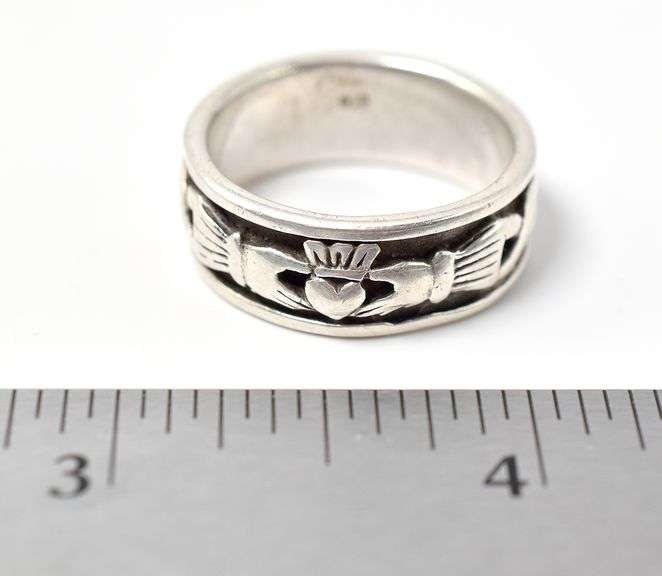 Hand and Heart Ring in Sterling Silver 9.6grams Size 10