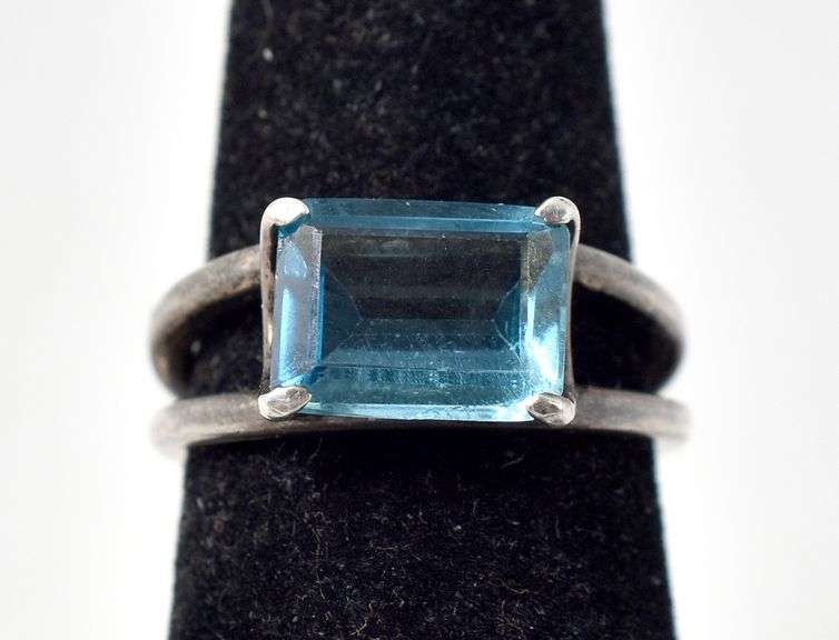 Amazing Topaz Ring in Sterling Silver