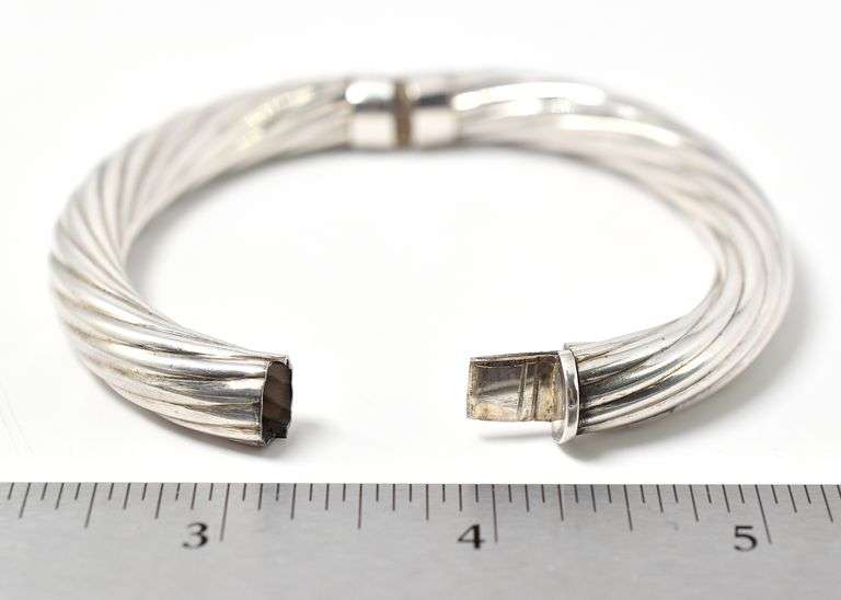 Twist Band Bracelet with Push Release Clasp in Sterling Silver 30.5grams