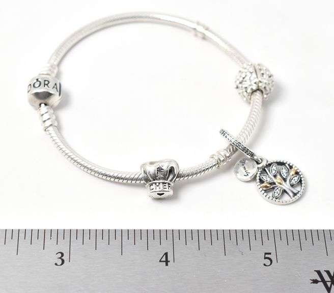 Pandora Bracelet with Charms in Sterling Silver. 24.5 grams.