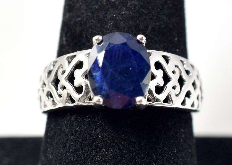 Gorgeous Blue Stone Ring with Heart Detailing on Band in Sterling Silver 4.2grams Size 8.5