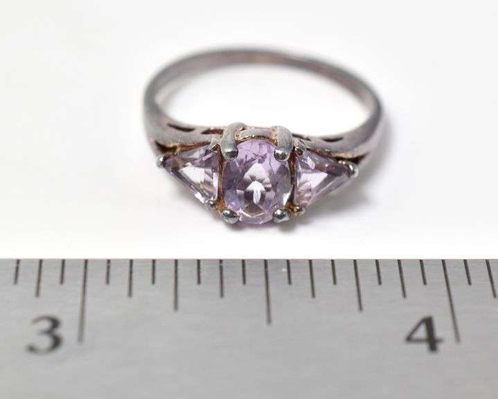 Purple Three Stone Ring in Sterling Silver 2.4grams Size 6.5