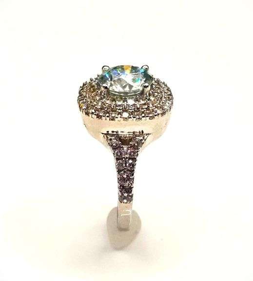 Dazzling 2.35 Ct VVs1 Lab Simulated Diamond Ring