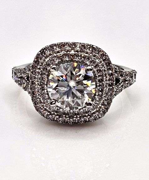 Dazzling 2.35 Ct VVs1 Lab Simulated Diamond Ring