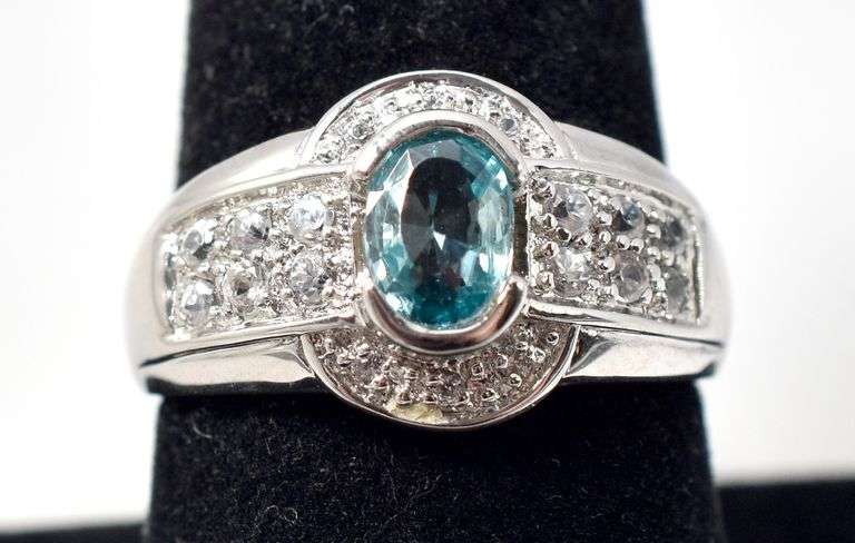 Blue Topaz Ring with Accent Gems in Sterling Silver 4.2grams Size 8 3/4