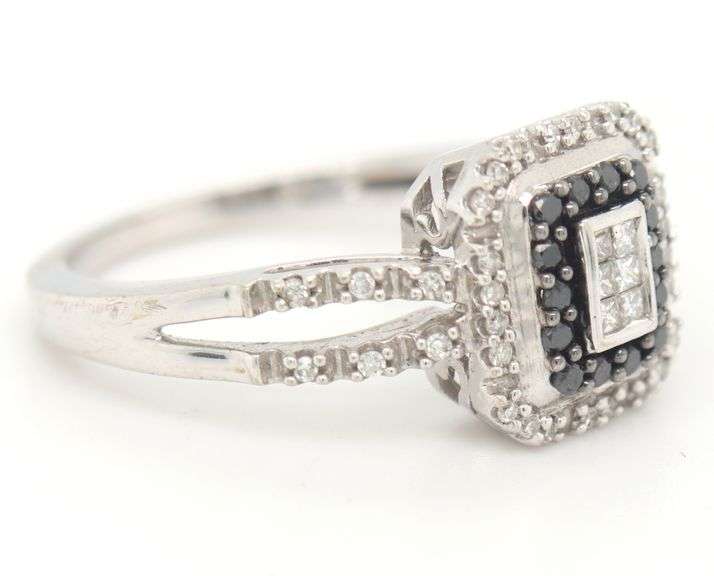 Modern 10K WG Black & White Diamond Ring