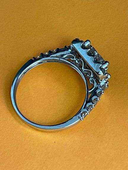 CERTIFIED 14K WHITE GOLD DIAMOND RING