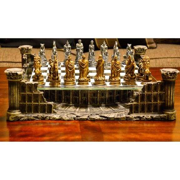 Roman Gladiators Coliseum Chess Set