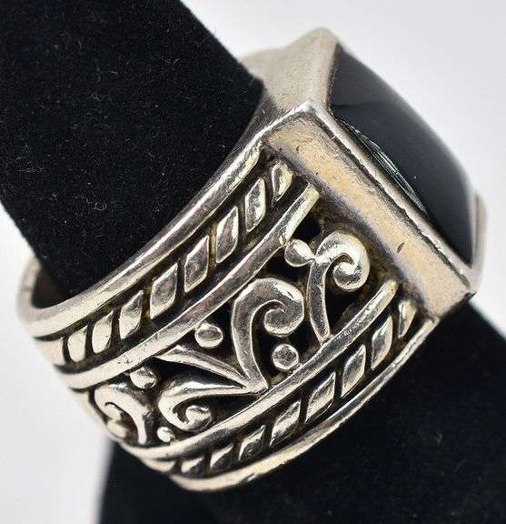 Wide Band Onyx Ring in Sterling Silver. Size 7. Weight 17.9 grams.