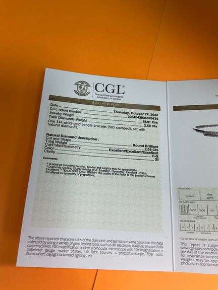 CERTIFIED BRAND NEW 14K WHITE GOLD DIAMOND BANGLE BRACELET