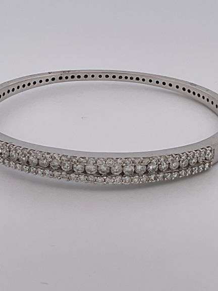 CERTIFIED BRAND NEW 14K WHITE GOLD DIAMOND BANGLE BRACELET